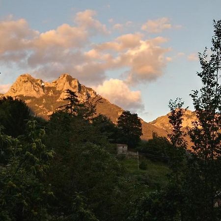 Pania Forata Hostel Stazzema Buitenkant foto