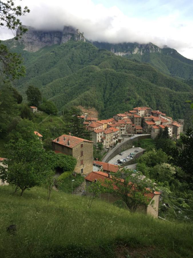 Pania Forata Hostel Stazzema Buitenkant foto