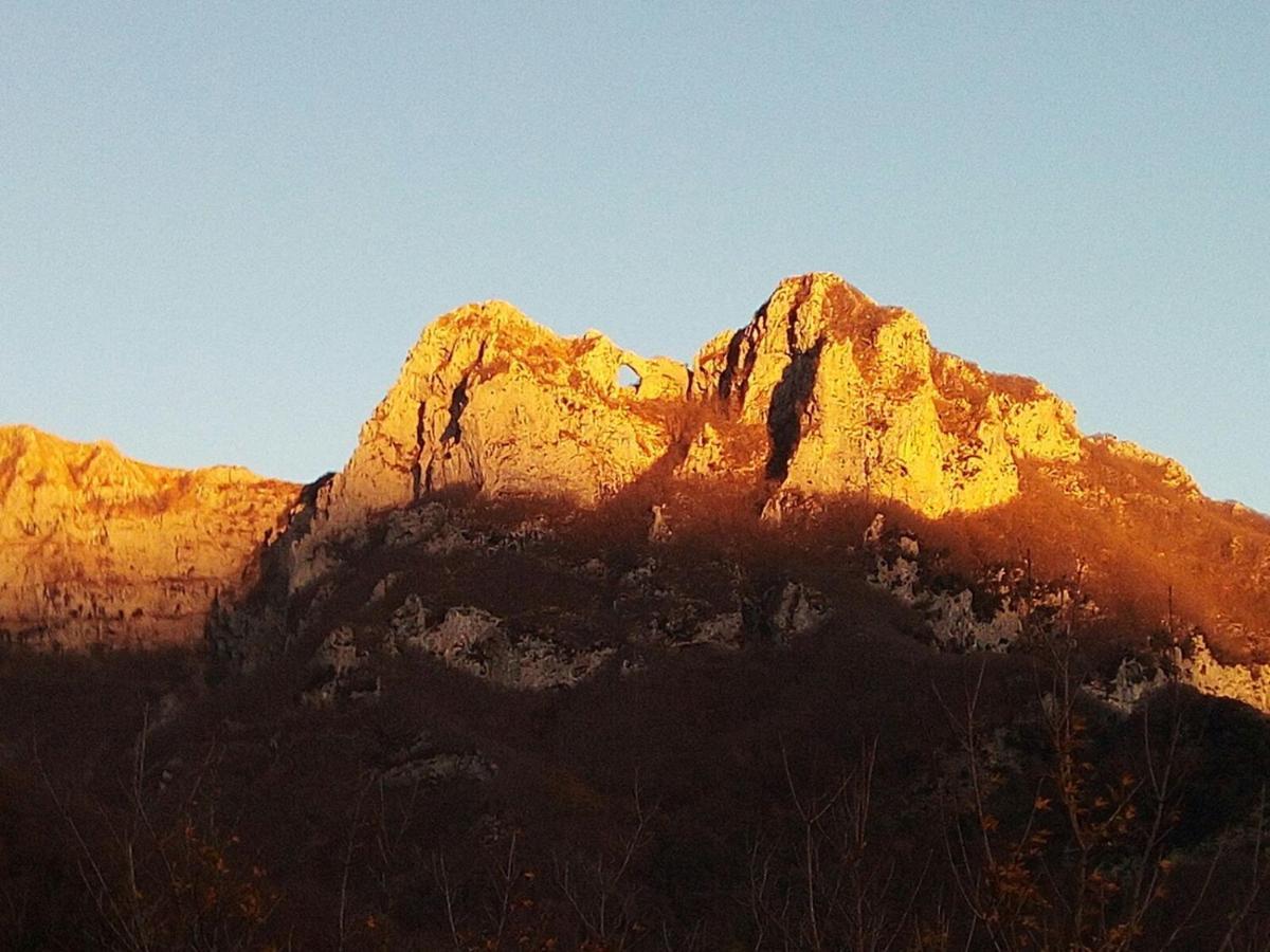 Pania Forata Hostel Stazzema Buitenkant foto