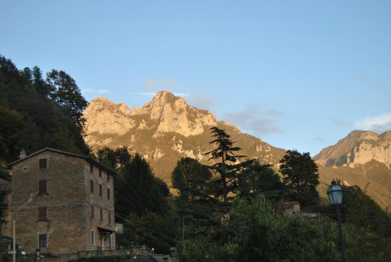 Pania Forata Hostel Stazzema Buitenkant foto