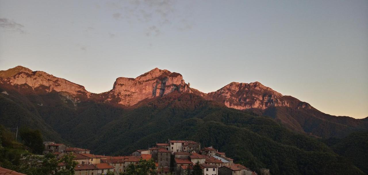 Pania Forata Hostel Stazzema Buitenkant foto